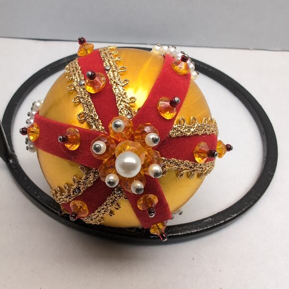 Push Pin Beaded Christmas Ornament Gold Satin Red Velvet Pearl MCM - Picture 6 of 7